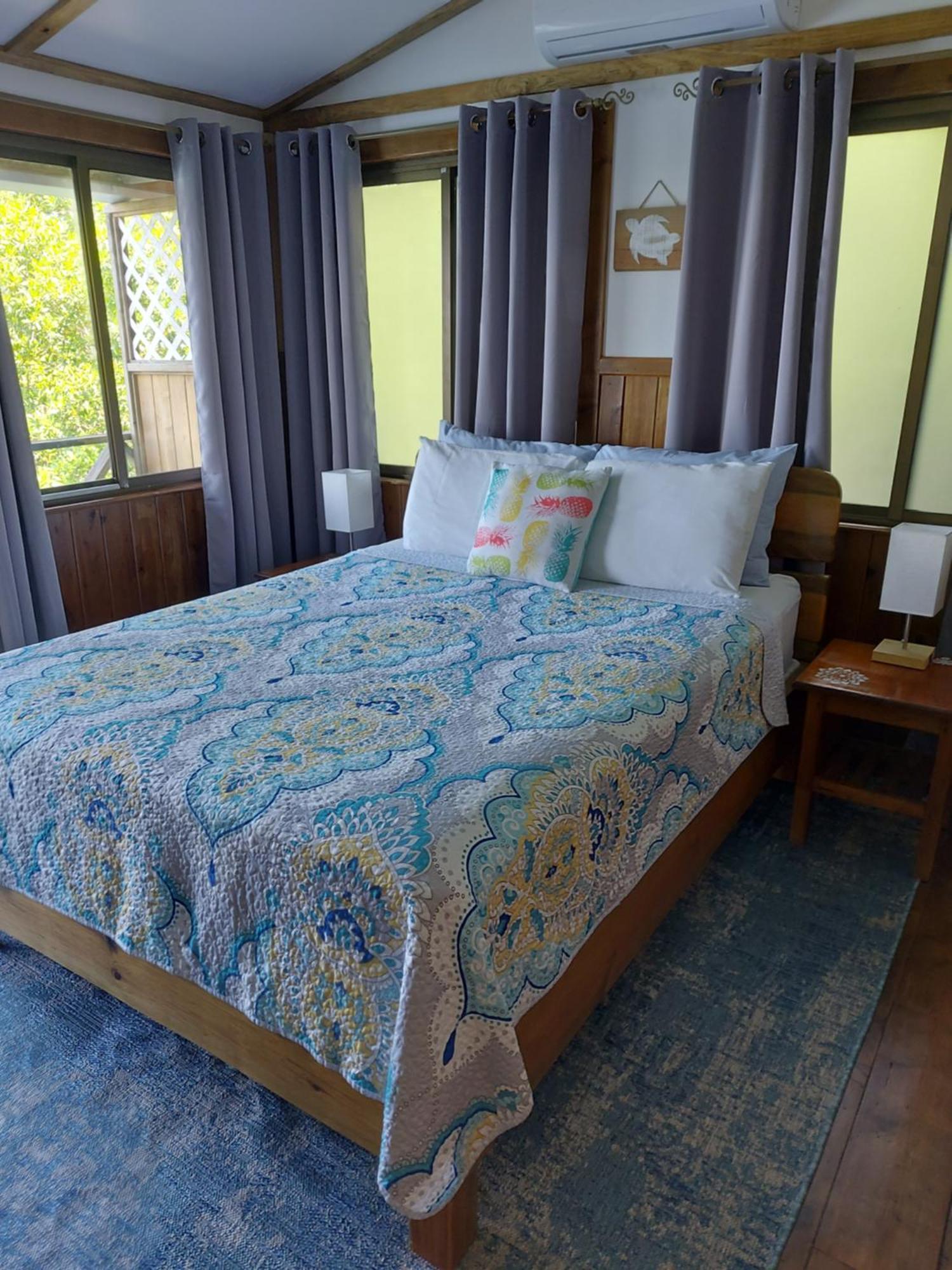 The Sunsetter Bed & Breakfast 보카스 타운 외부 사진